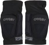 Oakley All Mountain RZ Labs Elbow Guard - Blackout  Medium/Large
