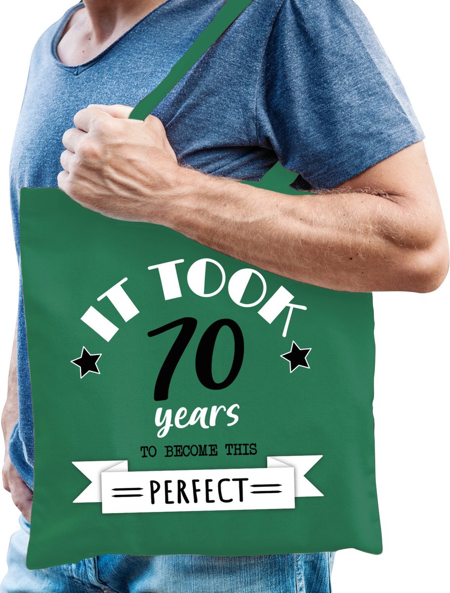 Bellatio Decorations cadeau tas heren - 70 en perfect - groen - katoen - 42 x 38 cm - zeventig