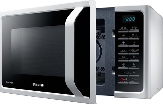 Witte Samsung combimagnetron met deels geopende deur, zilveren handgreep en digitaal display.