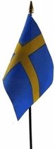 Mini drapeau Suède sur bâton 10 x 15 cm