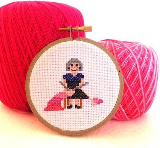 Kit broderie tricot - version femme| Kit de broderie moderne pour adultes | Comprend un cerceau à broder DMC fil à broder aiguille à broder tissu de broderie AIDA.