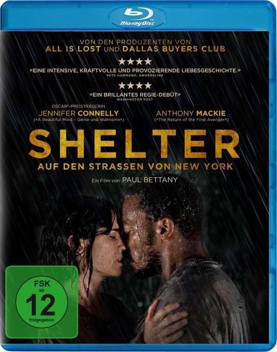 Jennifer Connelly en Anthony Mackie op de Blu-ray cover van Shelter, met regen op de achtergrond. Ze staan dicht bij elkaar.