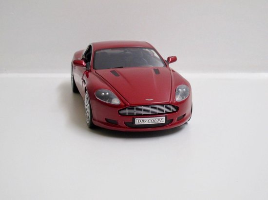 Motormax 1:18 - Coupé miniature - Aston Martin DB9 Coupé - Modèle moulé