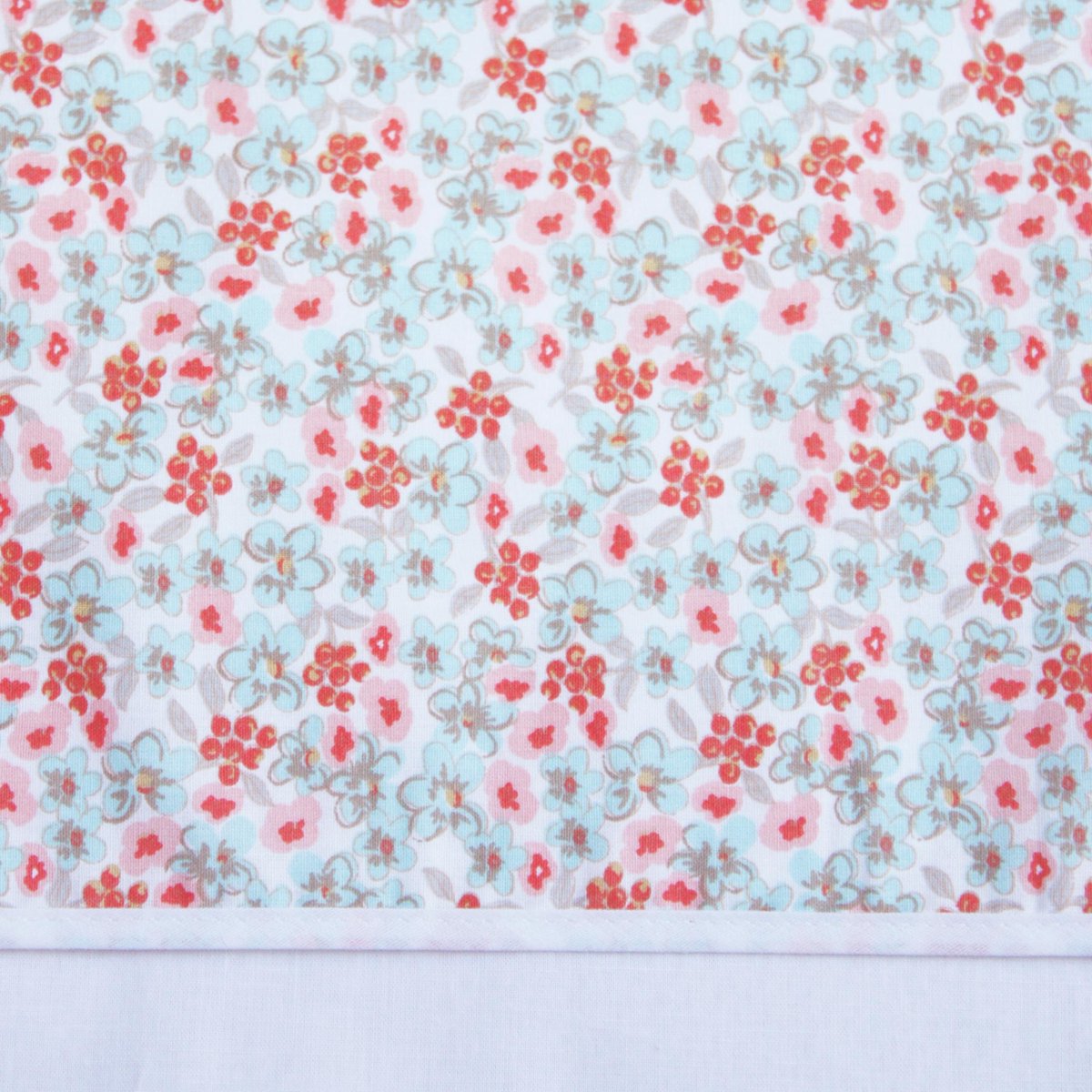 BINK Bedding Ledikantlaken Bibi 100 x 150 cm - laken voor ledikant - lakentje - babylaken - bloemen - roze - rood