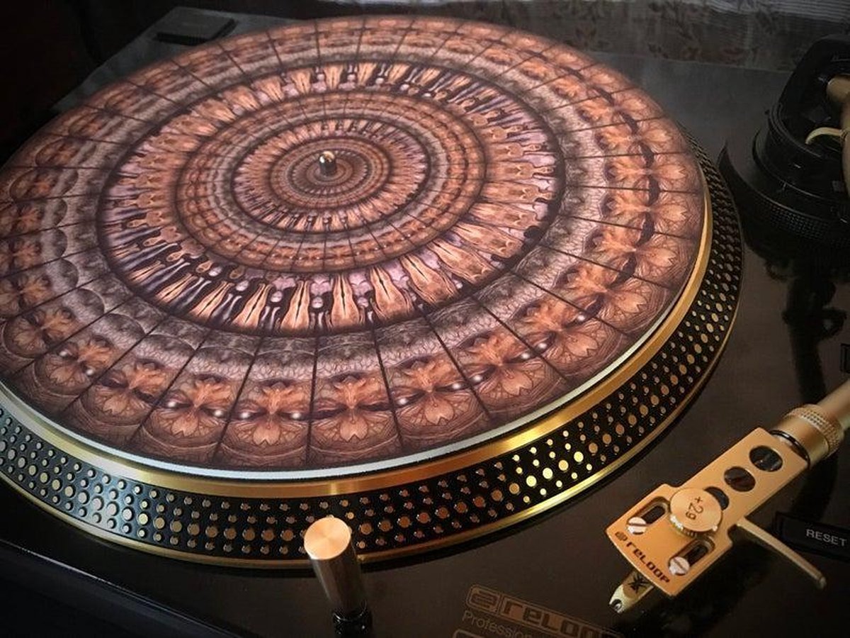 Animated Turntable Slipmat "Artur"