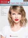 Taylor Swift Easy Piano Play-Along Volume 18 bladmuziek met Taylor Swift op de voorkant.