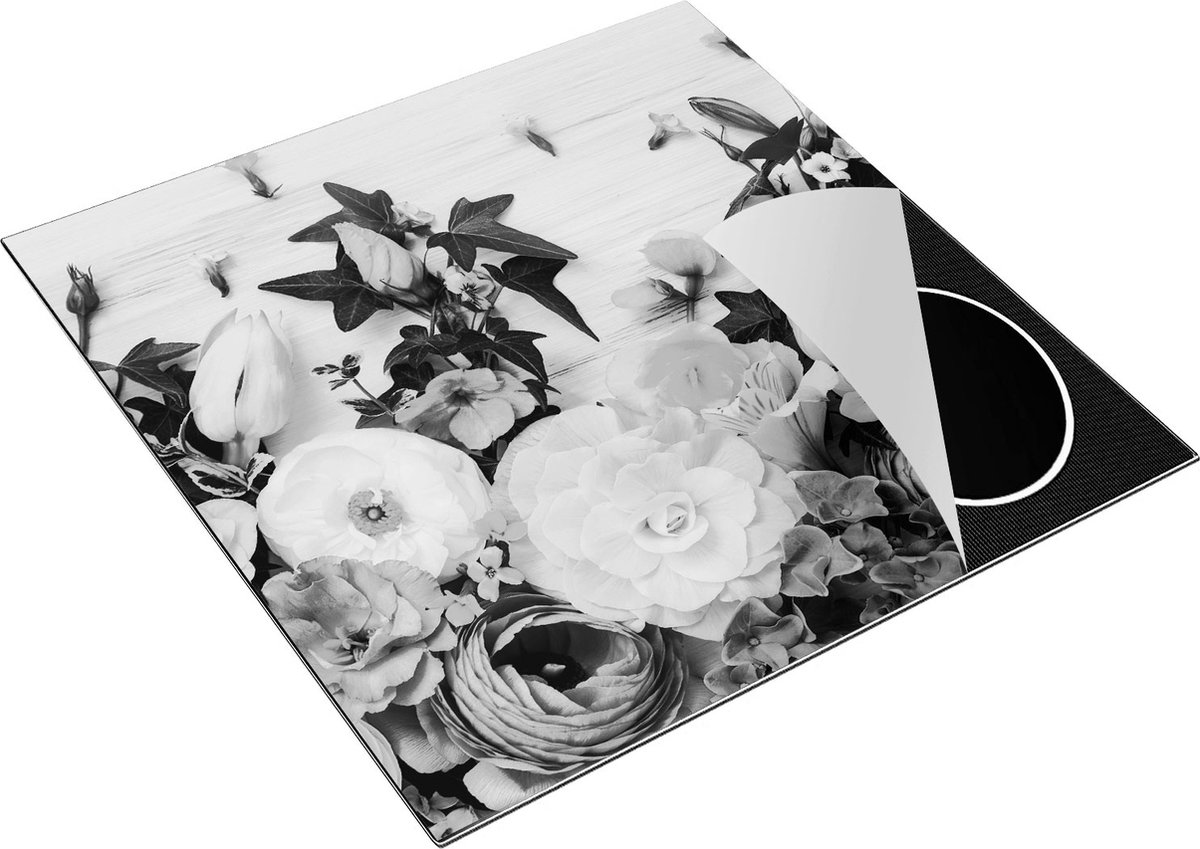 Chefcare Inductie Beschermer Bloemen op een Witte Houten Achtergrond - Zwart Wit - 78x78 cm - Afdekplaat Inductie - Kookplaat Beschermer - Inductie Mat