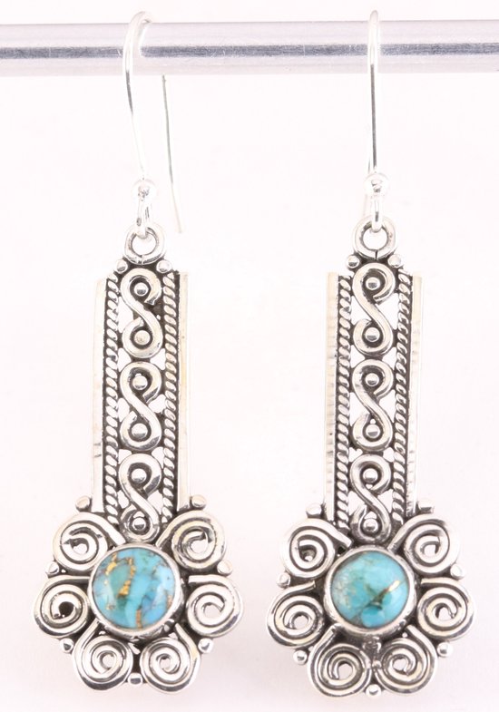 Lange opengewerkte zilveren oorbellen met blauwe koperturkoois