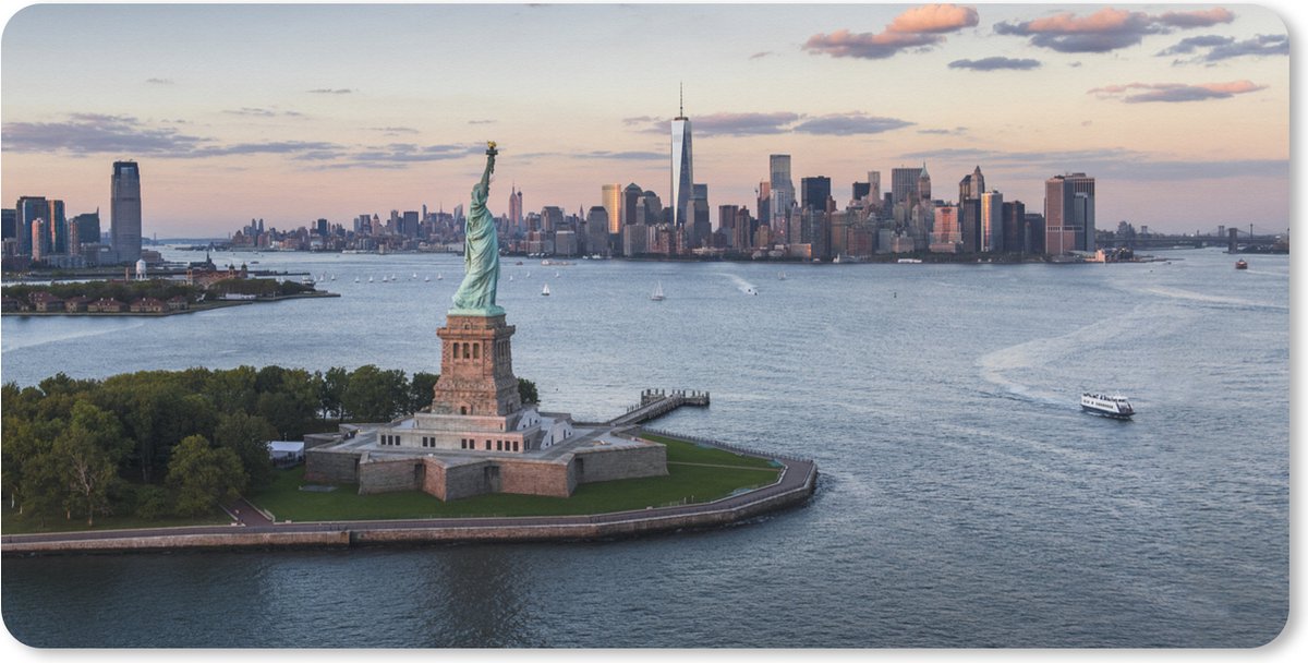 Muismat XXL 120x60 cm - Bureau onderlegger - Bureau mat New York - Vrijheidsbeeld - Skyline - Bureaumat - Gaming mousepad xl - Bureaulegger groot - Computer deskmat
