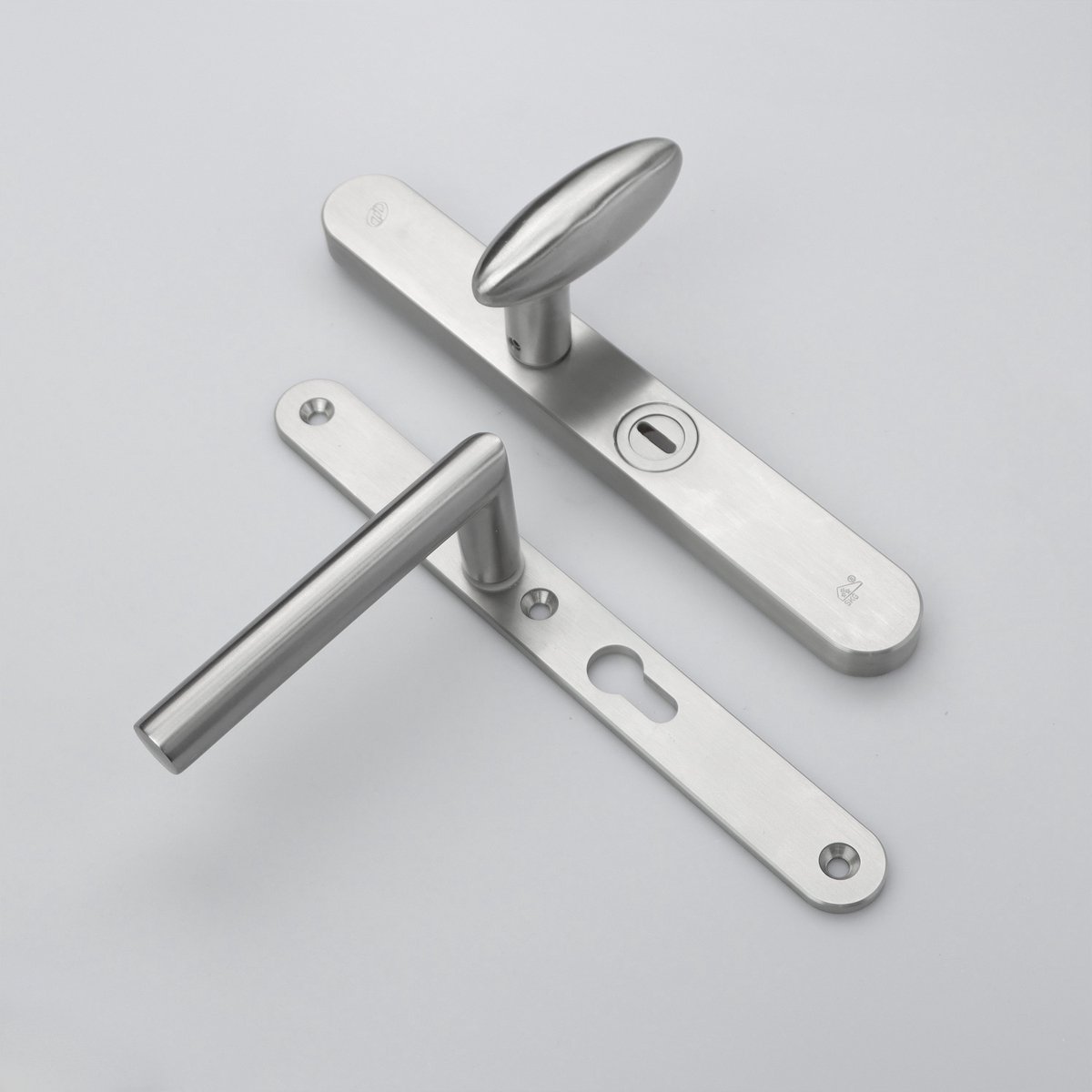 MASSIEF RVS Tzunali Deurbeslag. Model MINHO SKG*** SML T=15/5 VKTB (kerntrek) PC55 BUITEN KNOP OVIDIO; BINNEN KRUK ANADIA
