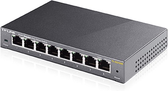 Zwarte TP-Link 8-poorts Gigabit Easy Smart Switch, schuin van voren bekeken.