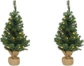 2x Volle kleine/mini kerstbomen groen in jute zak met verlichting 90 cm - Kunst kerstbomen / kunstbomen