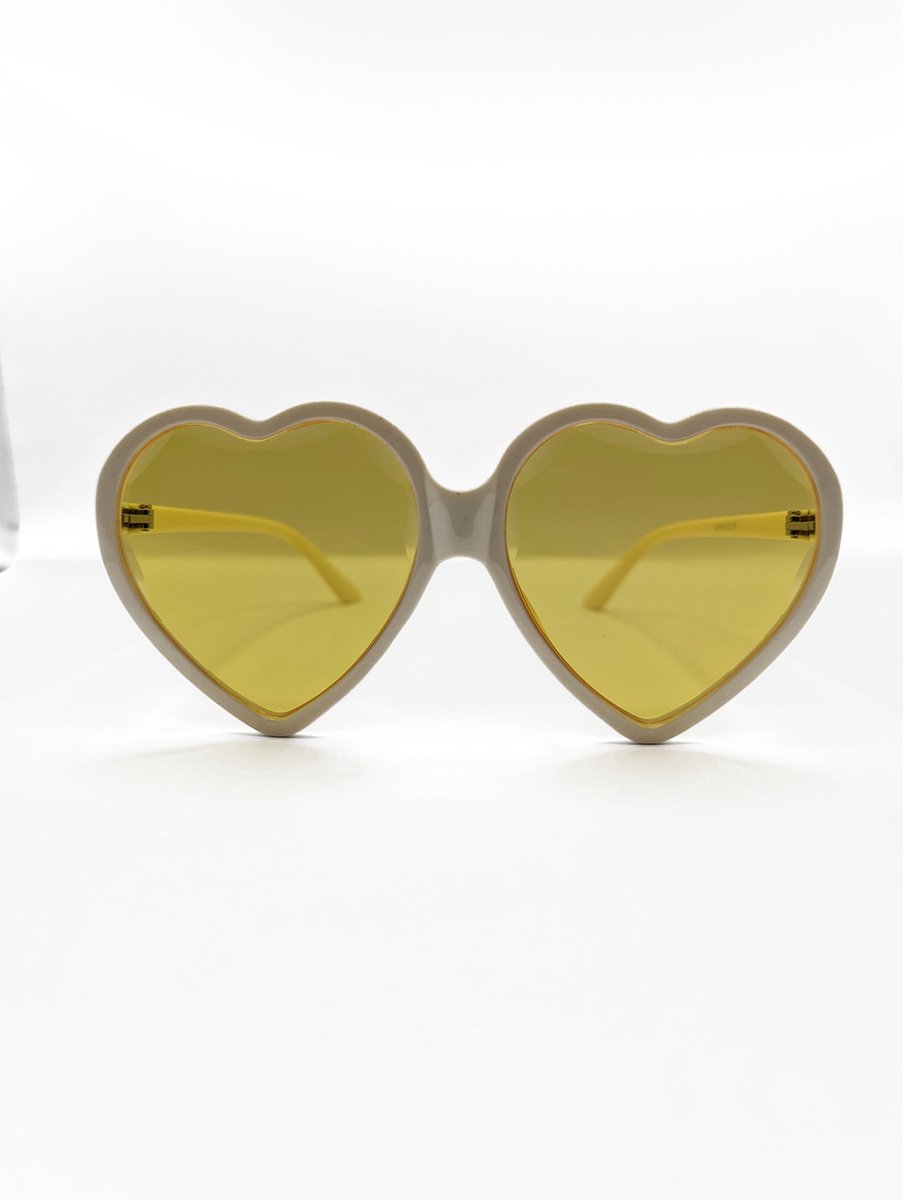 DAEBAK Grote Harten Zonnebril voor Vrouwen met Hartjes [Cream/Yellow] Dames Festival Sunglasses