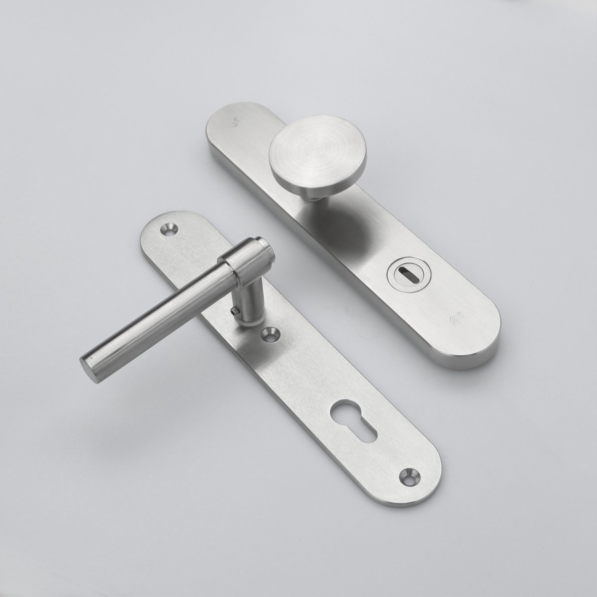 MASSIEF RVS Tzunali Deurbeslag. Model MINHO SKG*** BREED T=15/5 VKTB (kerntrek) PC92 BUITEN KNOP TORRES VK; BINNEN KRUK PARIJS