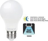 Integral LED - Lampe LED E27 - 4,8 watts - 470 lumen - 5000K - Capteur jour/nuit - non dimmable