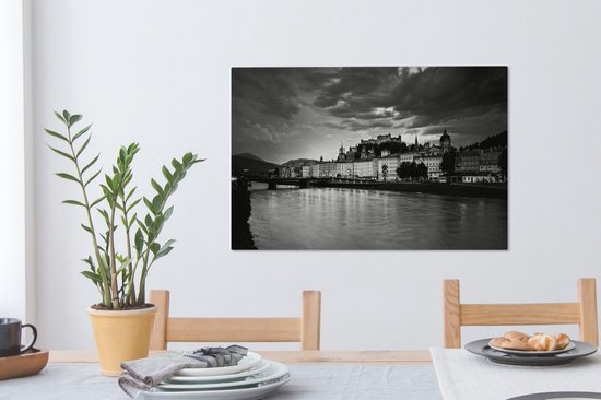 Tableau sur toile Coucher de soleil de Salzbourg - noir et blanc - 90x60 cm - Décoration murale
