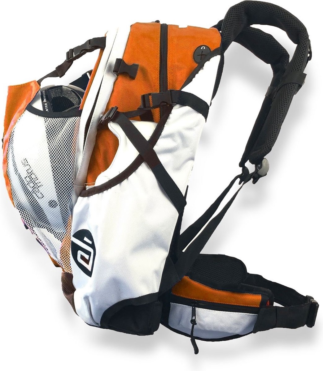 Cádomotus Airflow Sportrugzak 30+15L - Oranje - Super Lichte Sporttas voor o.a. Skeeleren, Schaatsen, Wielrennen en Mountainbike - Wedstrijdtas met Rugventilatie, Helmvak en Schoenenvak