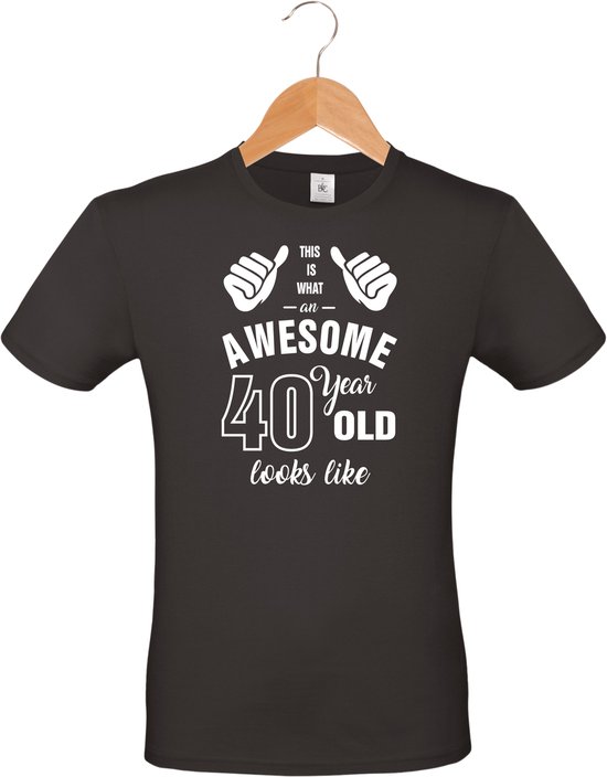 Awesome 40 year - 40 jaar cadeau - unisex T-shirt - verjaardag - zwart