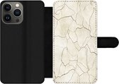 Bookcase Geschikt voor iPhone 13 Pro telefoonhoesje - Marmer print - Chic - Patronen - Met vakjes - Wallet case met magneetsluiting