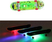 Miniatuur Skateboard Groen met Licht | Lightfight | Vingerskateboard | Vingerboard | Mini Board |9.5 cm