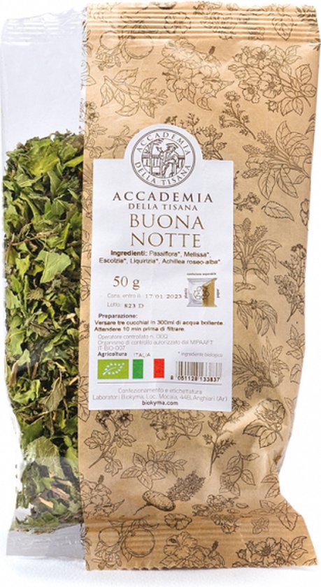 Een zakje "Buona Notte" kruidenthee van Accademia della Tisana, 50g, met bloemendessin en bio-keurmerk.
