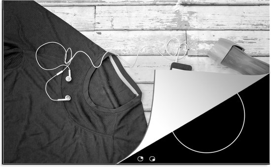 Foto: Kitchenyeah inductie beschermer 80x52 cm het sportshirt en schoenen liggen klaar voor een training van fitness zwart wit kookplaataccessoires afdekplaat voor kookplaat inductiebeschermer inductiemat inductieplaat mat