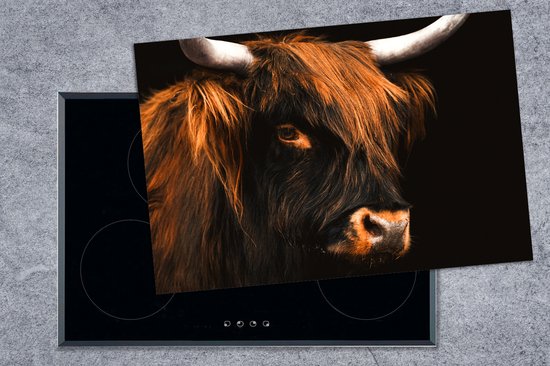 KitchenYeah® Inductie beschermer 76x51.5 cm - Schotse hooglander - Zwart - Vacht - Kookplaataccessoires - Afdekplaat voor kookplaat - Inductiebeschermer - Inductiemat - Inductieplaat mat