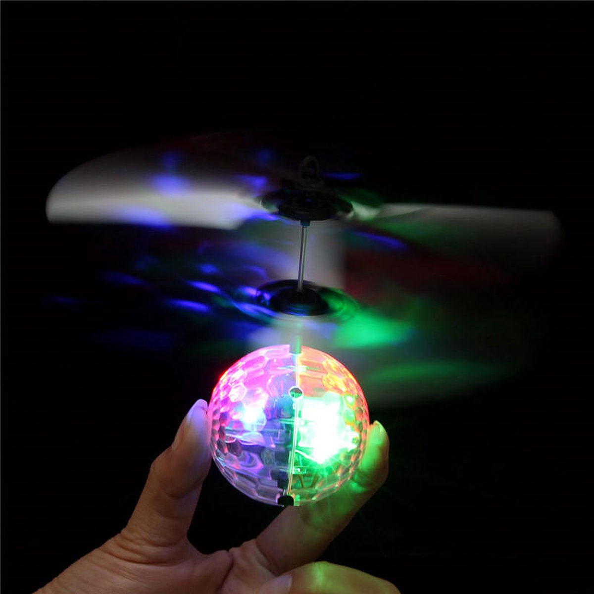 Flying Ball Crystal - boule héli disco flottante avec lumière LED