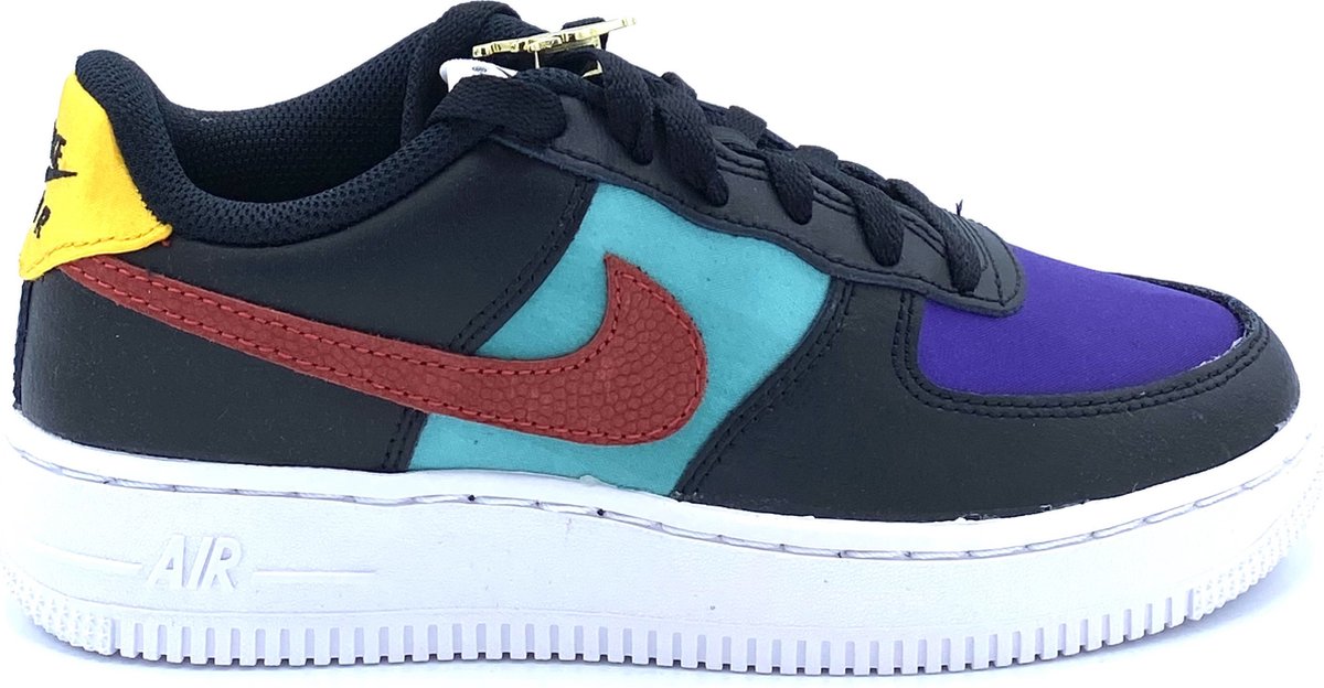 Nike Air Force 1 LV8 EMB Zwart