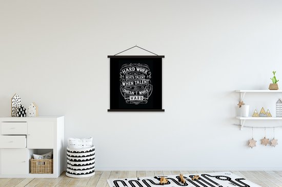 Posterhanger incl. Poster 60x60 cm - Schoolplaat - Werk - Retro - Quote - Textielposter - Zwarte latten - Vaderdag cadeau - Geschenk - Cadeautje voor hem - Tip - Mannen