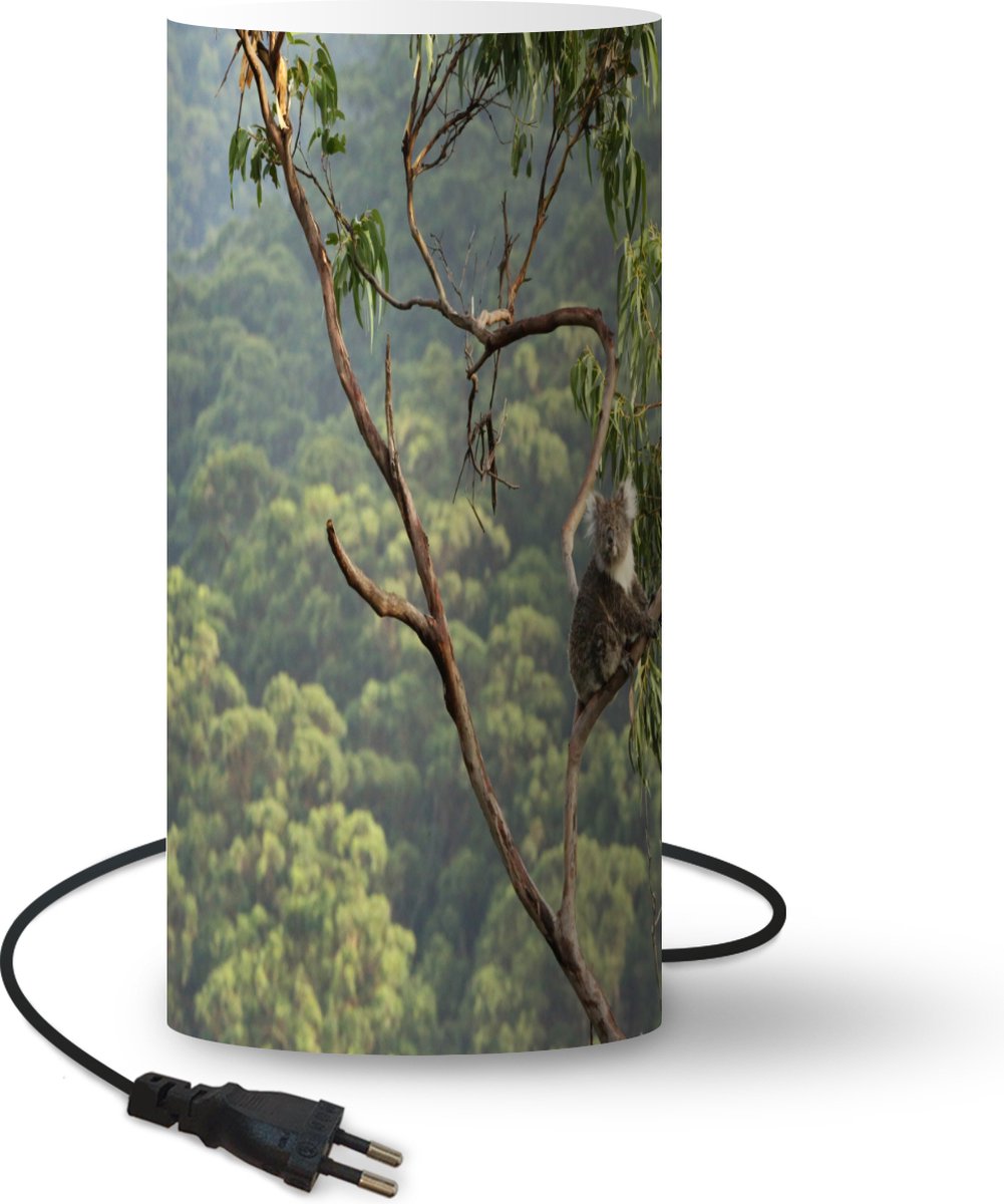 Lamp - Nachtlampje - Tafellamp slaapkamer - Koala in de boom in het bos in Australië - 54 cm hoog - Ø24.8 cm - Inclusief LED lamp