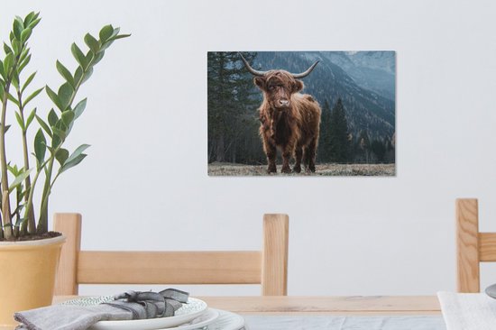 Canvas schilderij - Schotse hooglander - Berg - Landschap - Boom - Koe - Kamer decoratie - Canvas doek - Canvas schilderijen woonkamer - 30x20 cm