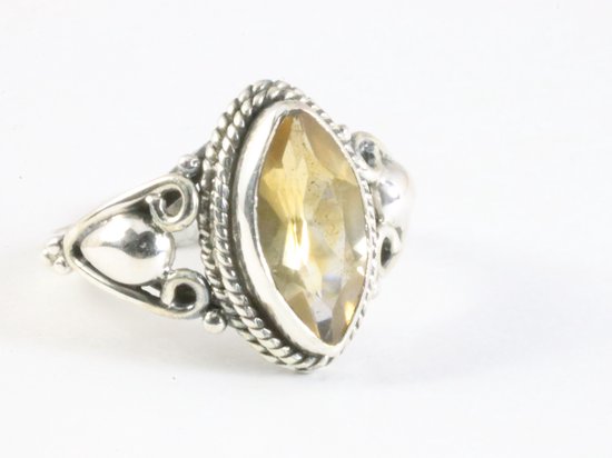 Bague en argent finement travaillée avec citrine - taille 19