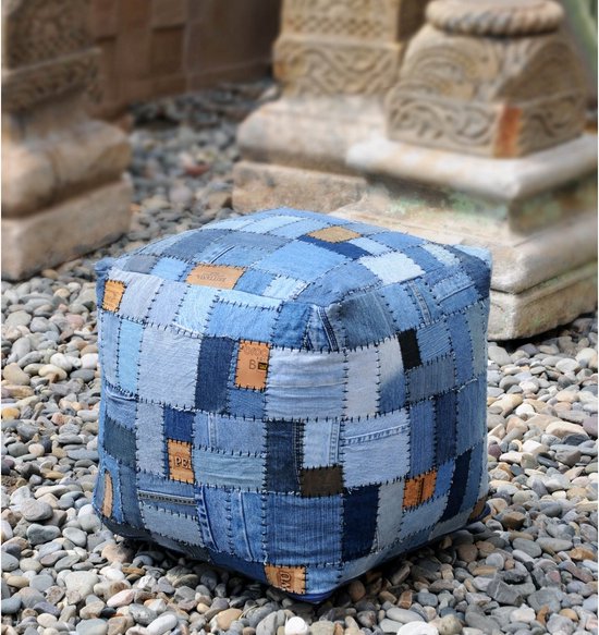 Poef - Denim - Duurzaam - Handgemaakt - Hocker - Zitmeubel - Zitmeubelen - Vierkant - Slaapkamer - Kinderkamer - Baby - Slapen - Denim blauw - Wonen - Woonaccessoires - Woon - Woonaccessoire - Kind - Stoer design - Poef