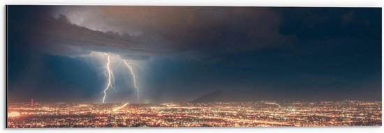 WallClassics - Dibond - Bliksem boven Verlichte Stad - 60x20 cm Foto op Aluminium (Met Ophangsysteem)