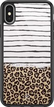 Casimoda® hoesje - Geschikt voor iPhone Xs - Luipaard strepen - Luxe Hard Case Zwart - Backcover telefoonhoesje - Bruin/beige