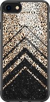 Casimoda® hoesje - Geschikt voor iPhone SE (2020) - Chevron Luipaard - Luxe Hard Case Zwart - Backcover telefoonhoesje - Zwart