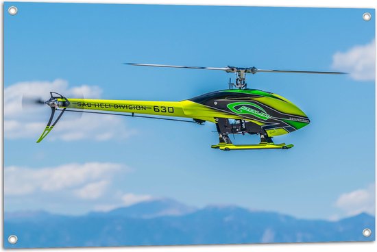 WallClassics - Tuinposter – Geel Groene Helikopter bij Wolken - 90x60 cm Foto op Tuinposter  (wanddecoratie voor buiten en binnen)
