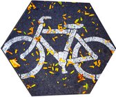 WallClassics - Dibond Hexagon - Fiets Logo op Straat met Herfstbladeren - 60x52.2 cm Foto op Hexagon (Met Ophangsysteem)