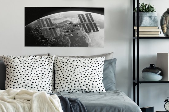 Canvas schilderij 80x40 cm - Wanddecoratie Satelliet - Aarde - Illustratie - Muurdecoratie woonkamer - Slaapkamer decoratie - Kamer accessoires - Schilderijen op canvas