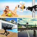 Collage met een vrouw op het strand, een smartphone op een statief, een camera bij een zwembad, en een action cam op een stuur.