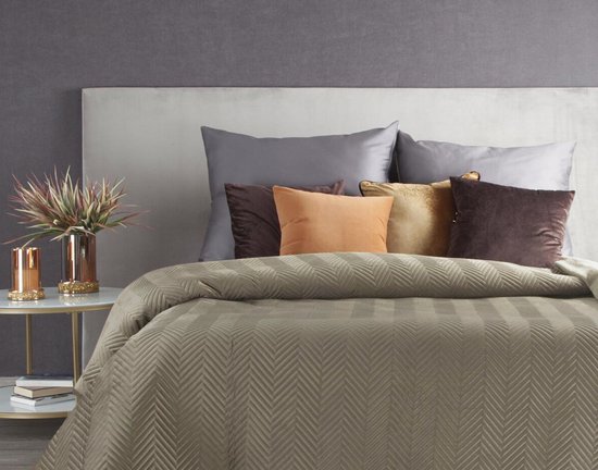 Oneiro’s luxe SOFIA Beddensprei Bruin - 220x240 cm – bedsprei 2 persoons - bruin – beddengoed – slaapkamer – spreien – dekens – wonen – slapen