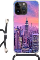 Geschikt voorApple Iphone 14 Pro - Crossbody Case - New York - Kleuren - Skyline - Siliconen - Crossbody - Backcover met Koord - Telefoonhoesje met koord - Hoesje met touw