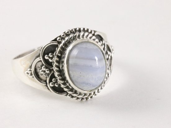 Bewerkte zilveren ring met blauwe lace agaat - maat 15.5