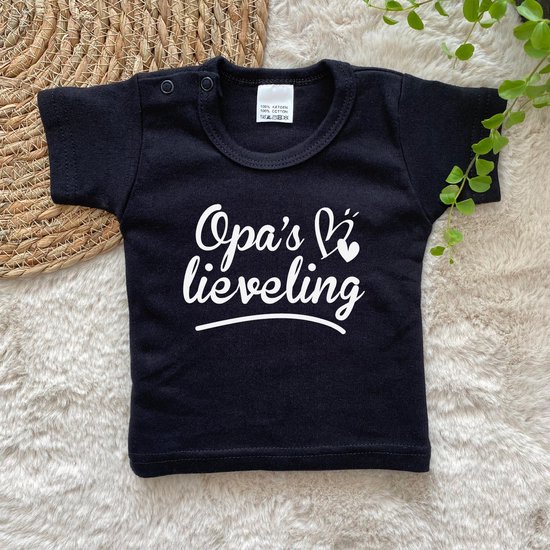 Kinder - shirt - t-shirt - Opa's lieveling - maat: 98 - kleur: zwart - 1 stuks - opa - opa cadeau - kinderkleding - kinderkleding jongens - kinderkleding meisjes - baby kleding