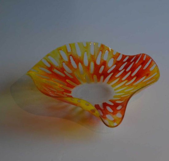 Kulav - Glazen schaal - Glaspoeder - glaskunst - handgemaakt glas - glaswerk - uniek - 1 stuk - kunst