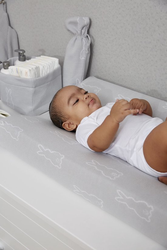 Deken Wieg Meyco x Mrs. Keizer Rabbit Lilac | Van Asten Babysuperstore Deken Wieg Meyco x Mrs. Keizer Rabbit Lilac | Van Asten Babysuperstore
