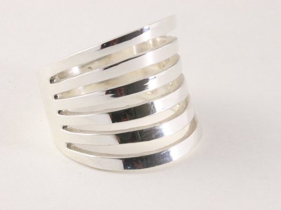 Brede zware opengewerkte zilveren ring - maat 18