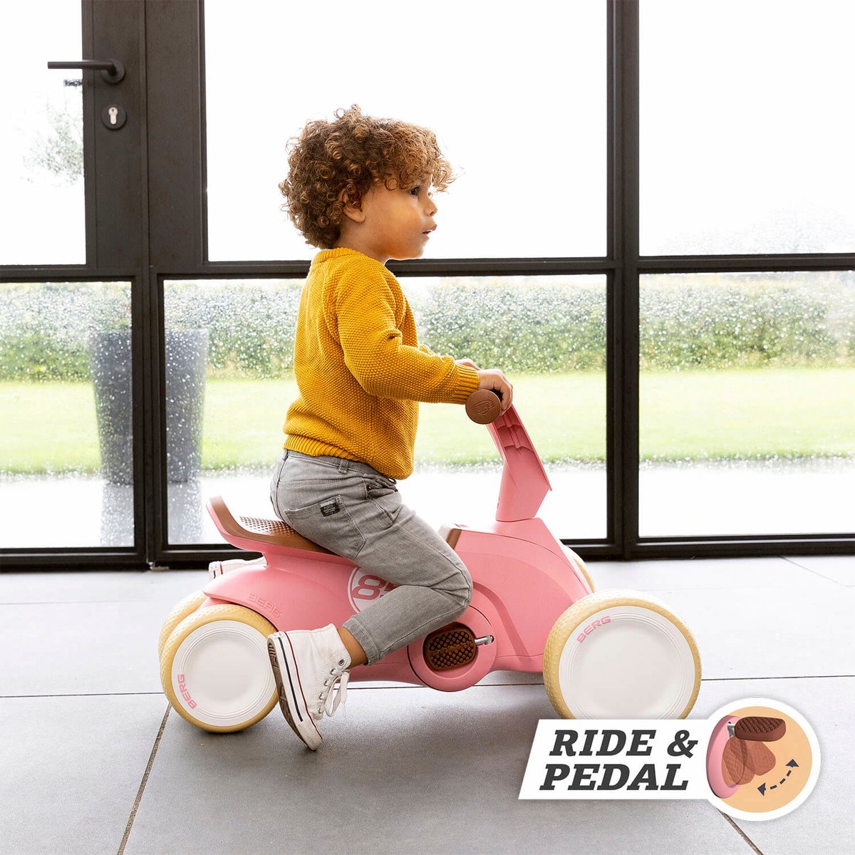 BERG GO2 Retro Loopauto en Trapauto - Speelgoed vanaf 1 jaar - Uitklapbare pedalen - 10 tot 30 maanden - Roze — afbeelding 5