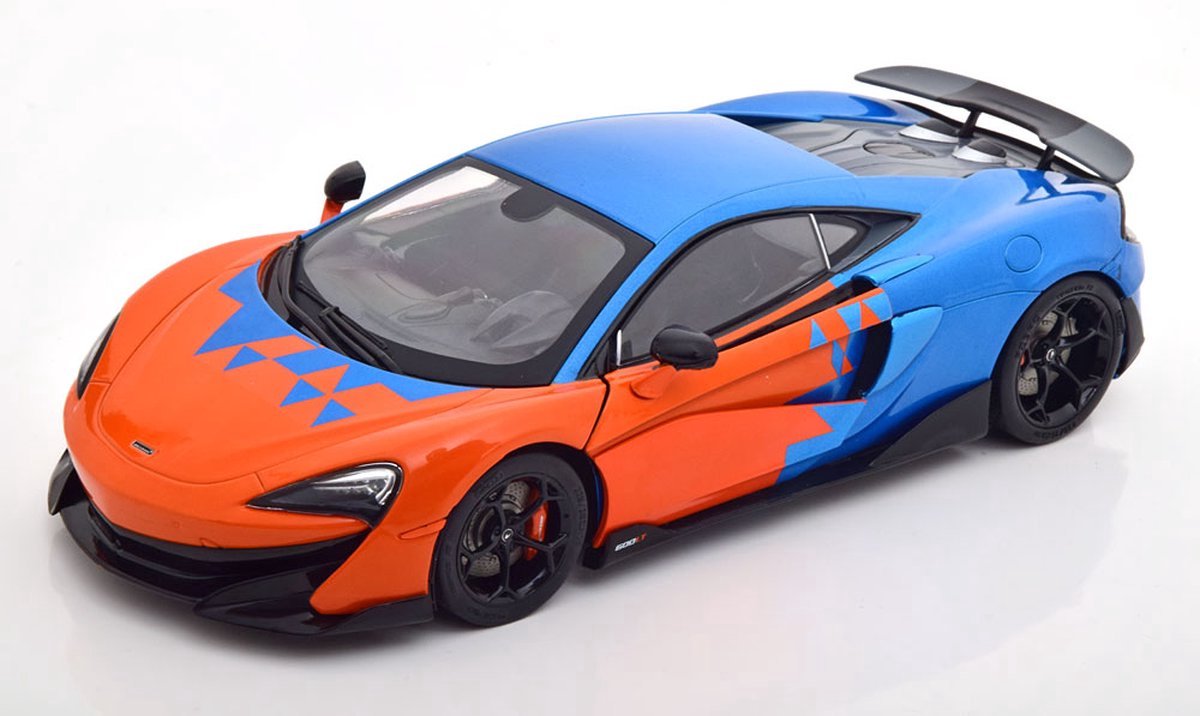 McLaren 600LT F1 Team Tribute 2020 (Oranje/Blauw) (25 cm) 1/18 Solido {Modelauto - Schaalmodel - Model auto}